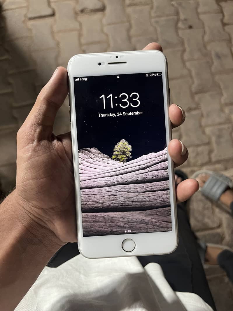 Apple iPhone 7 Plus 1