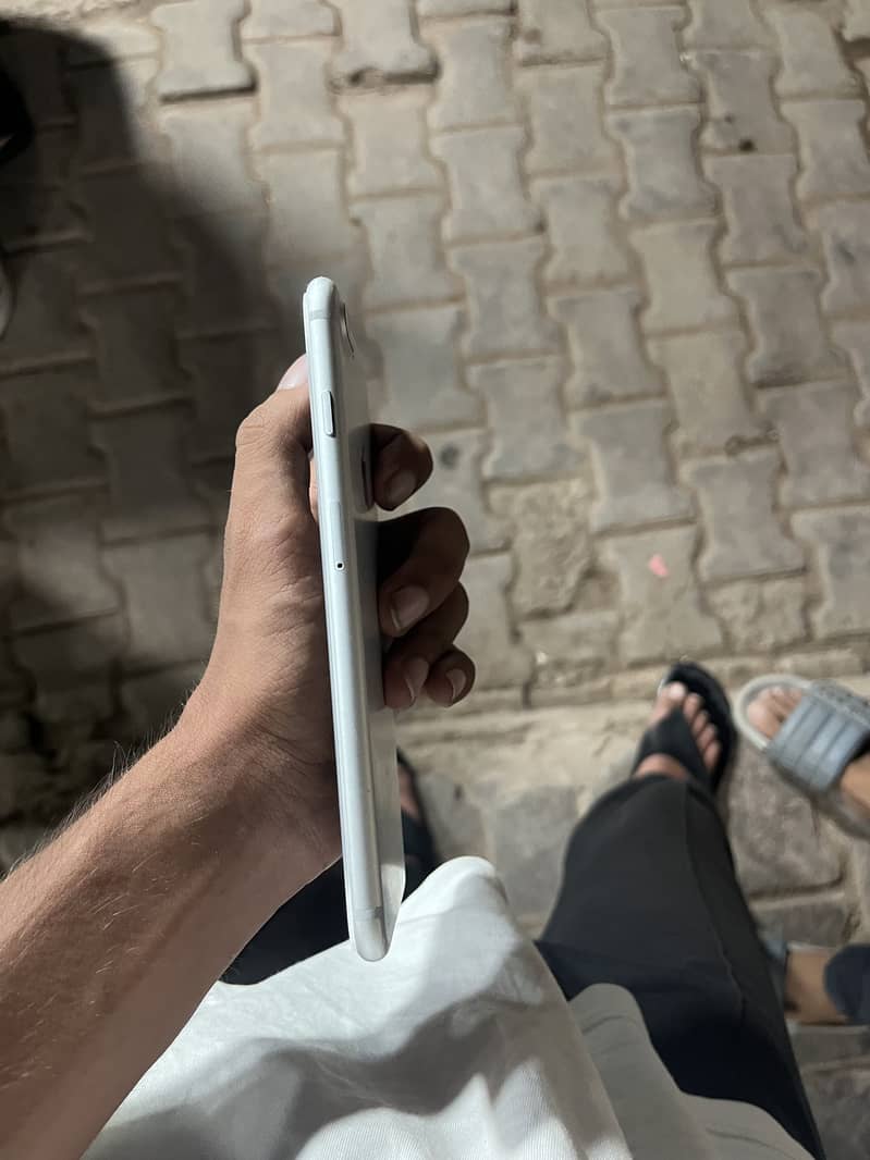 Apple iPhone 7 Plus 2