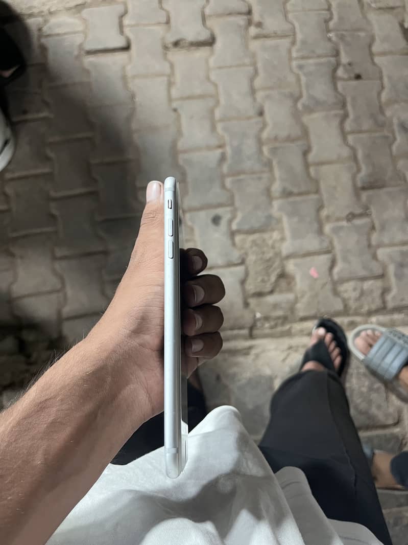 Apple iPhone 7 Plus 3