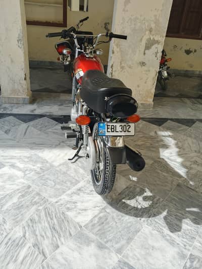sulf start Honda 125 silver