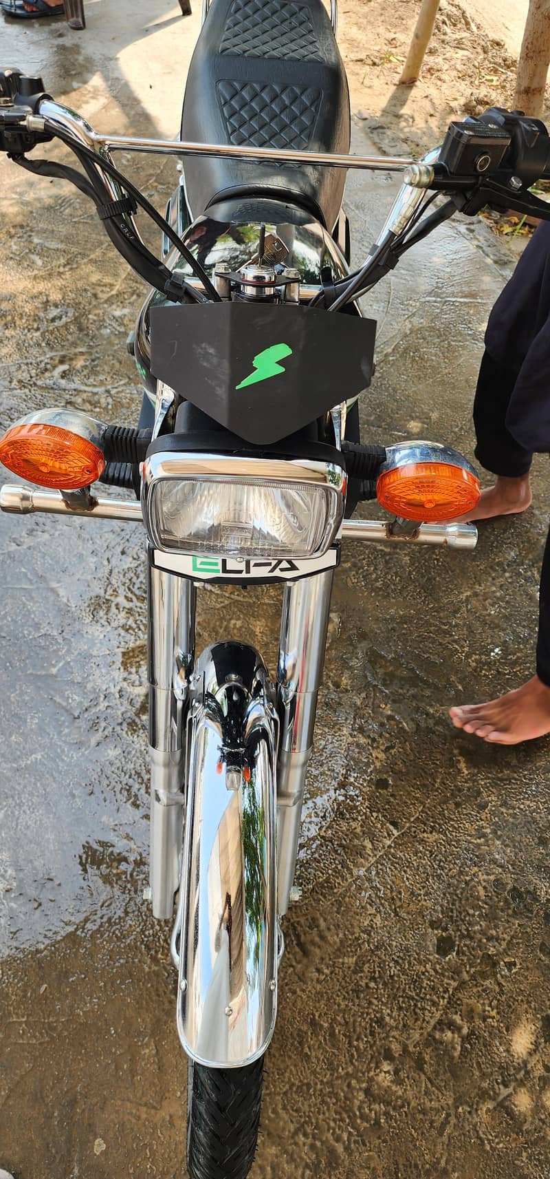 Elfa EV 125 1