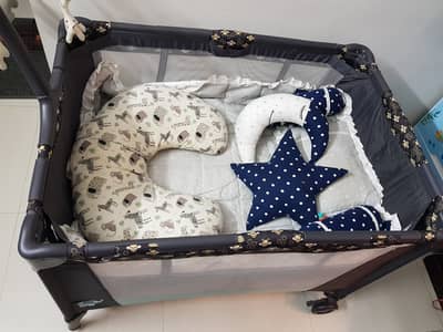 Tinnies baby playpen/ Cot in good condition