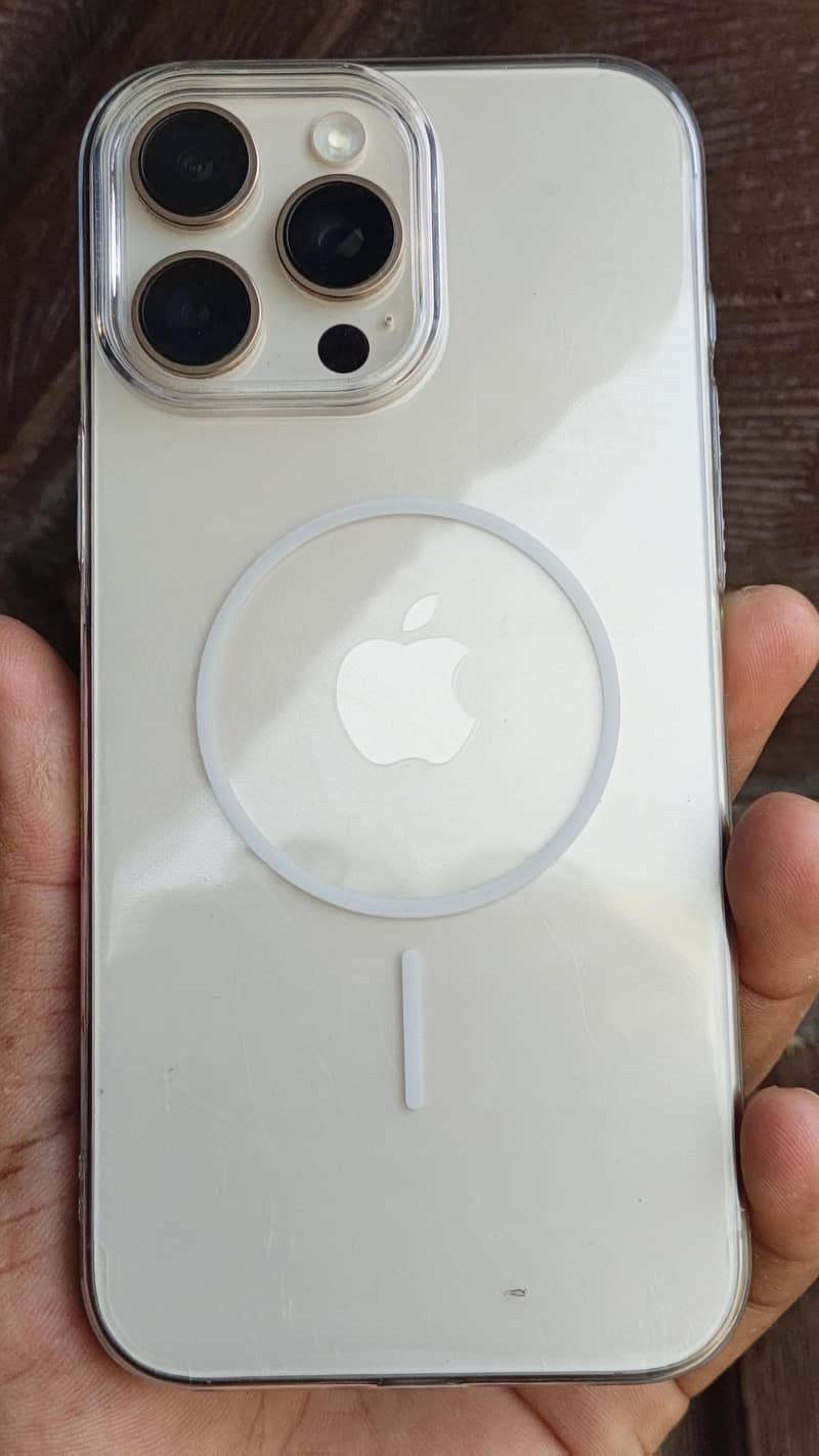 Apple iPhone 16 Pro Max 0