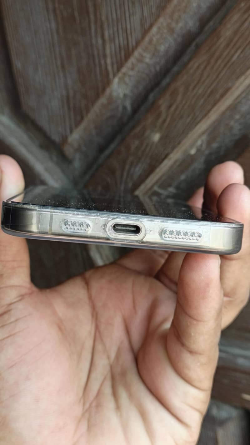 Apple iPhone 16 Pro Max 5