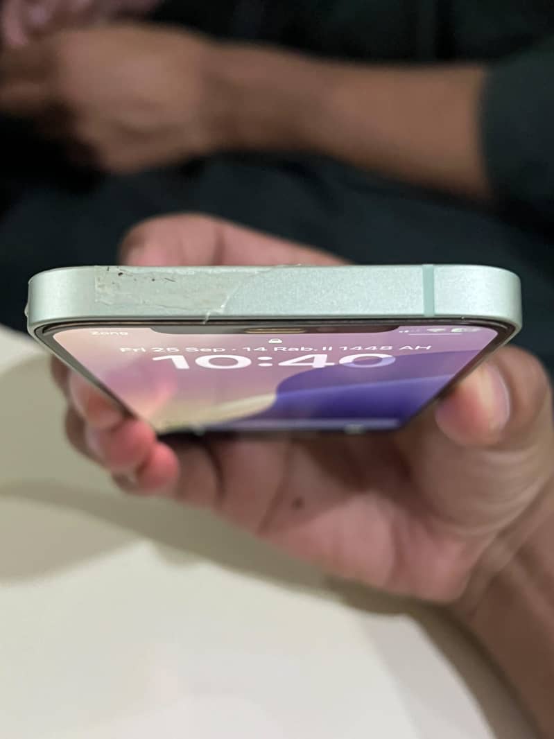 Apple iPhone 12 4