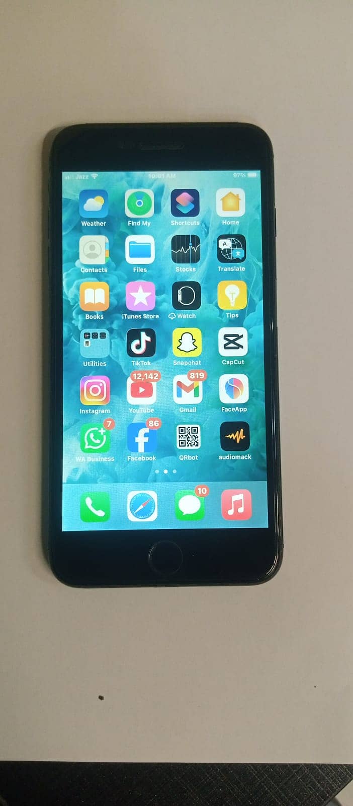 Apple iPhone 7 Plus 10