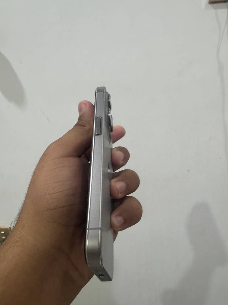 Apple iPhone 15 Pro 1
