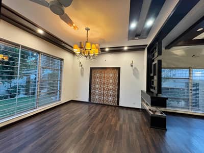 01 Kanal Modern Design House For Rent In DHA Phase 5 Lahore.