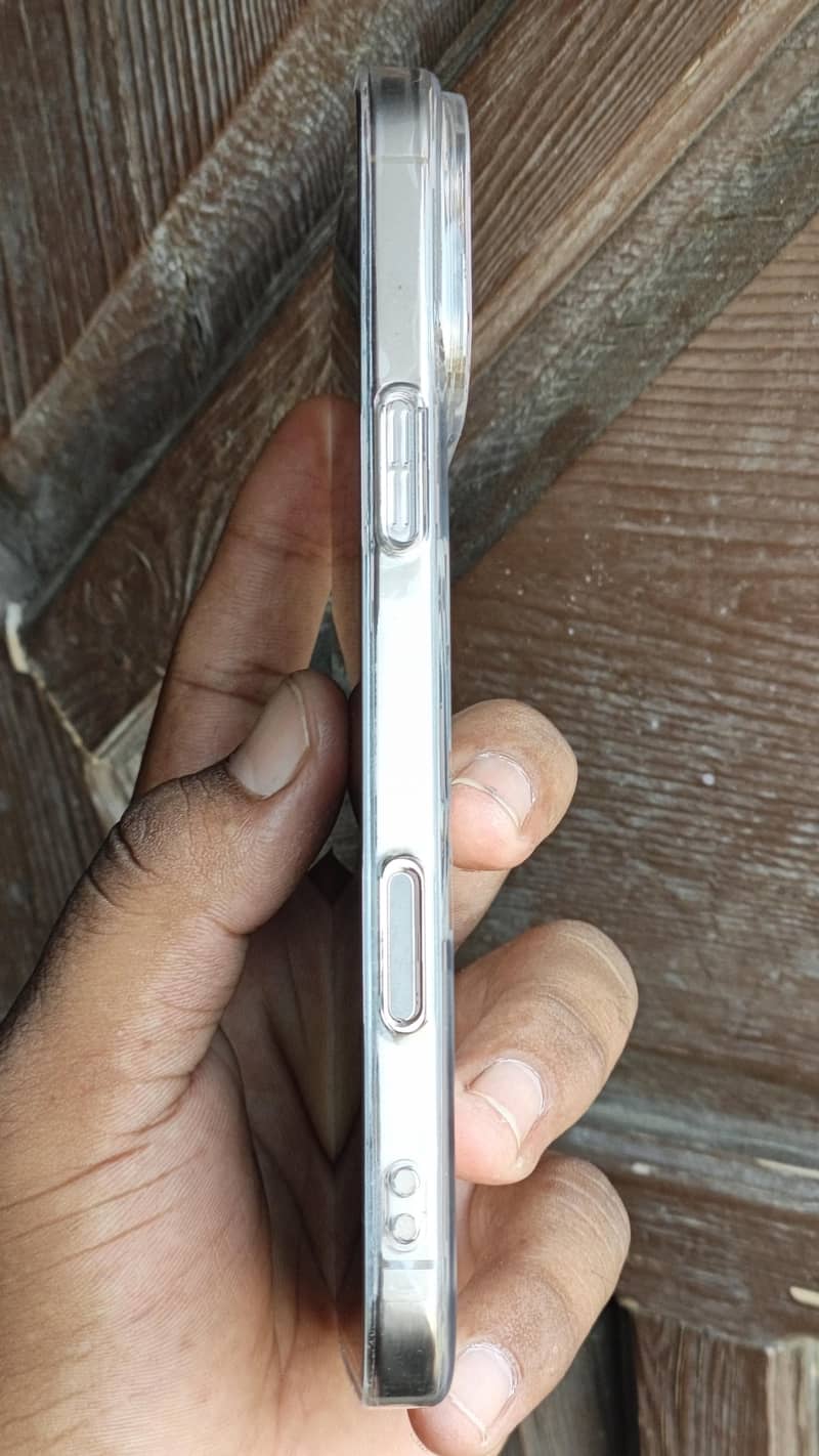 Apple iPhone 16 Pro Max 3