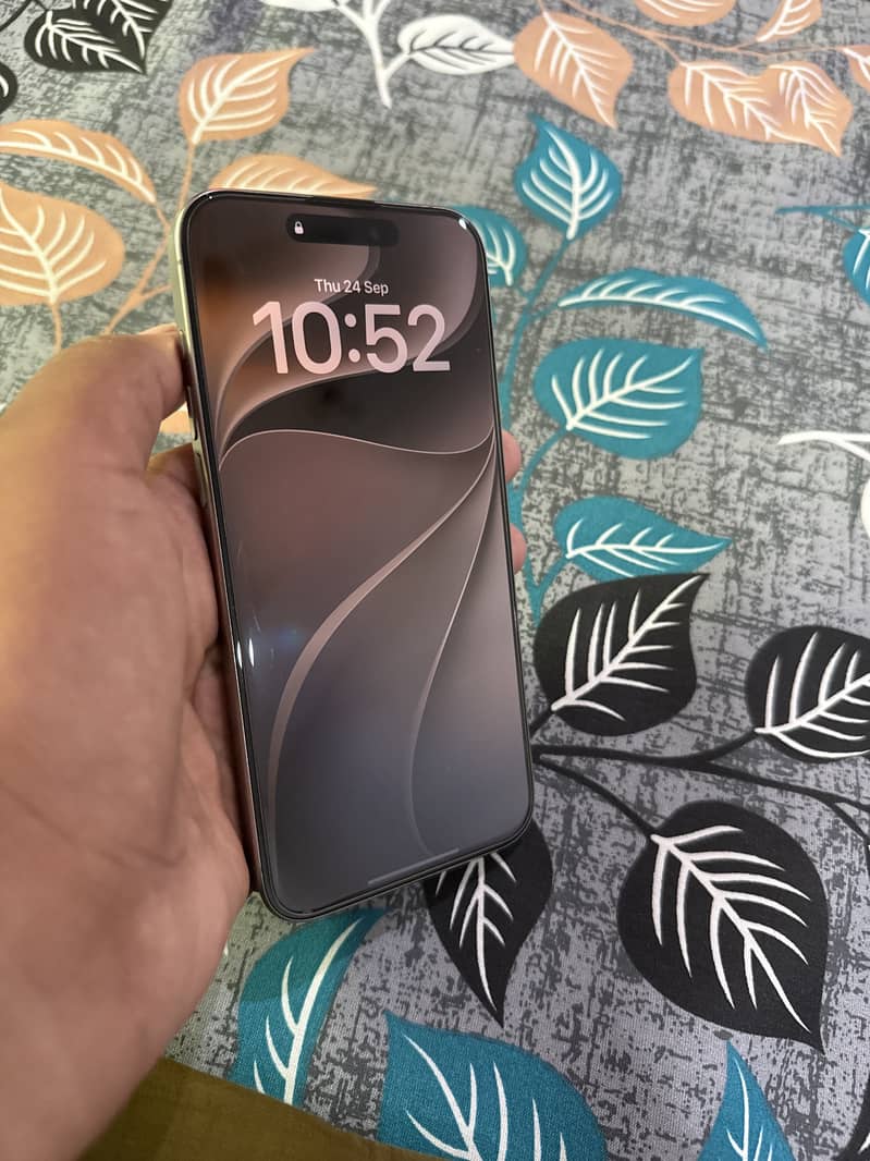 Apple iPhone 15 Pro Max 1