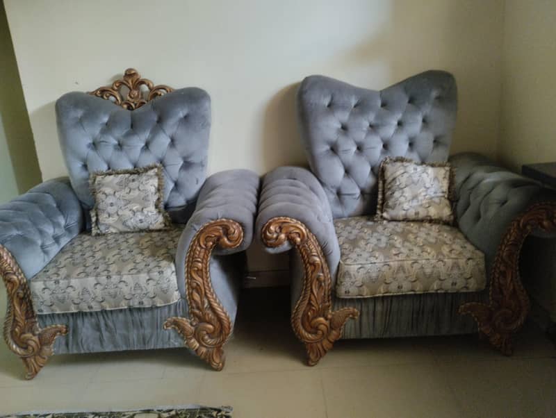 2sofa seats available 0