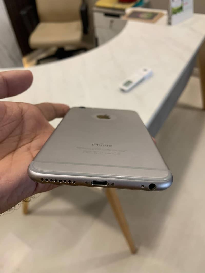 Apple iPhone 6 Plus 3