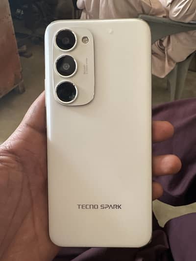Tecno Spark 40 pro plus