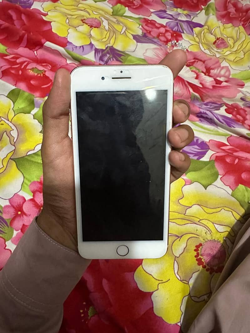 Apple iPhone 8 Plus 3