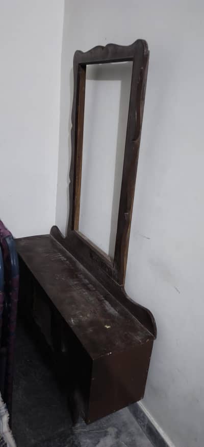 dressing table
