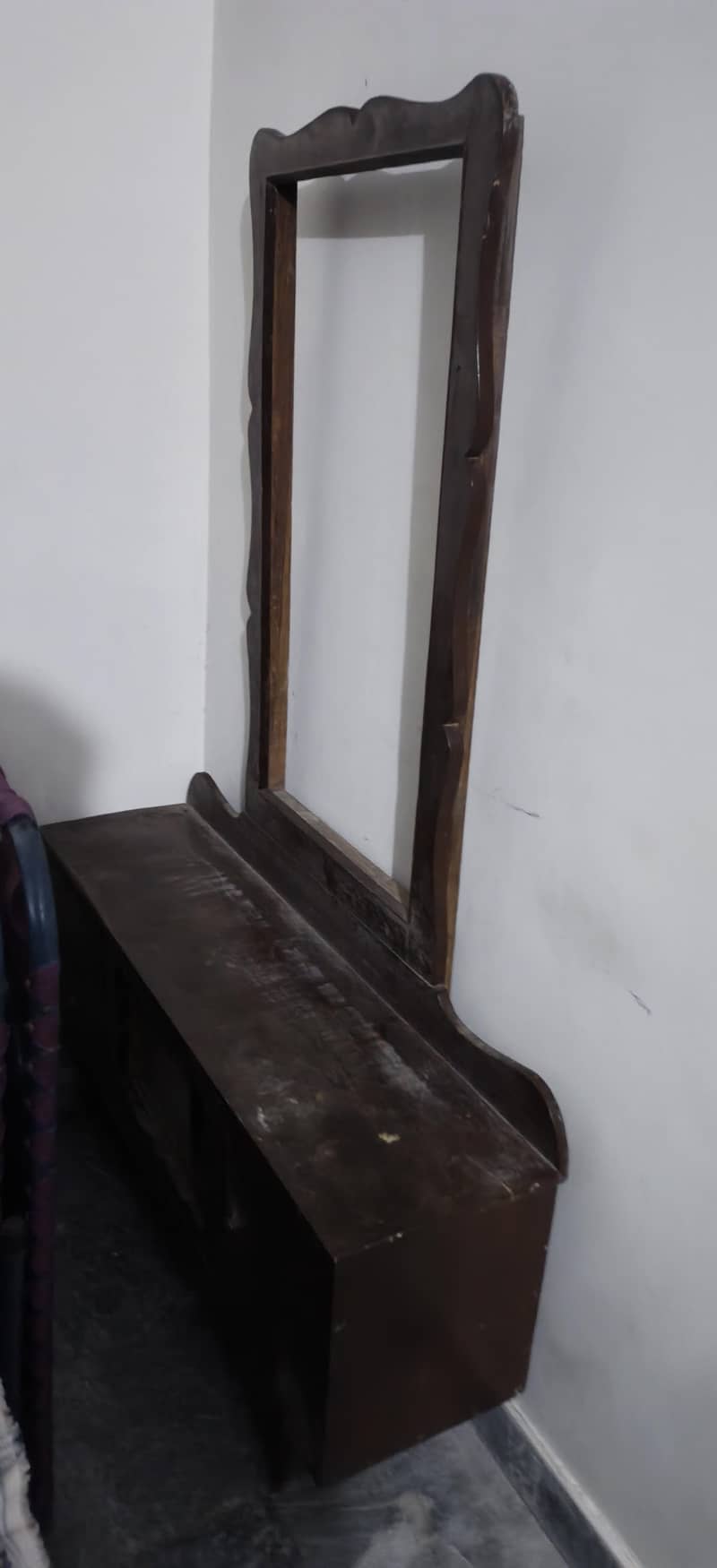 dressing table 1