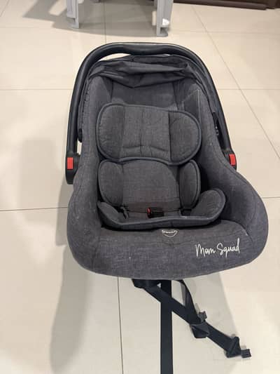 Baby carry cot and car seat