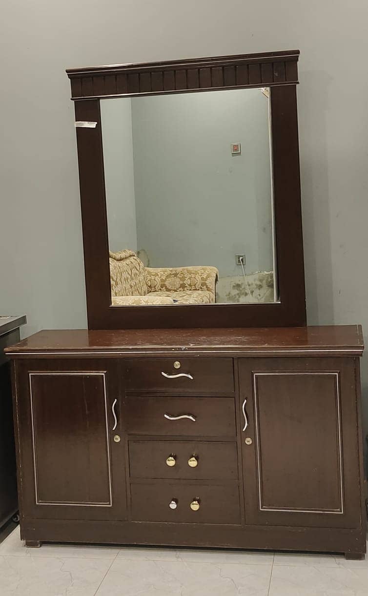 Dressing Table 0