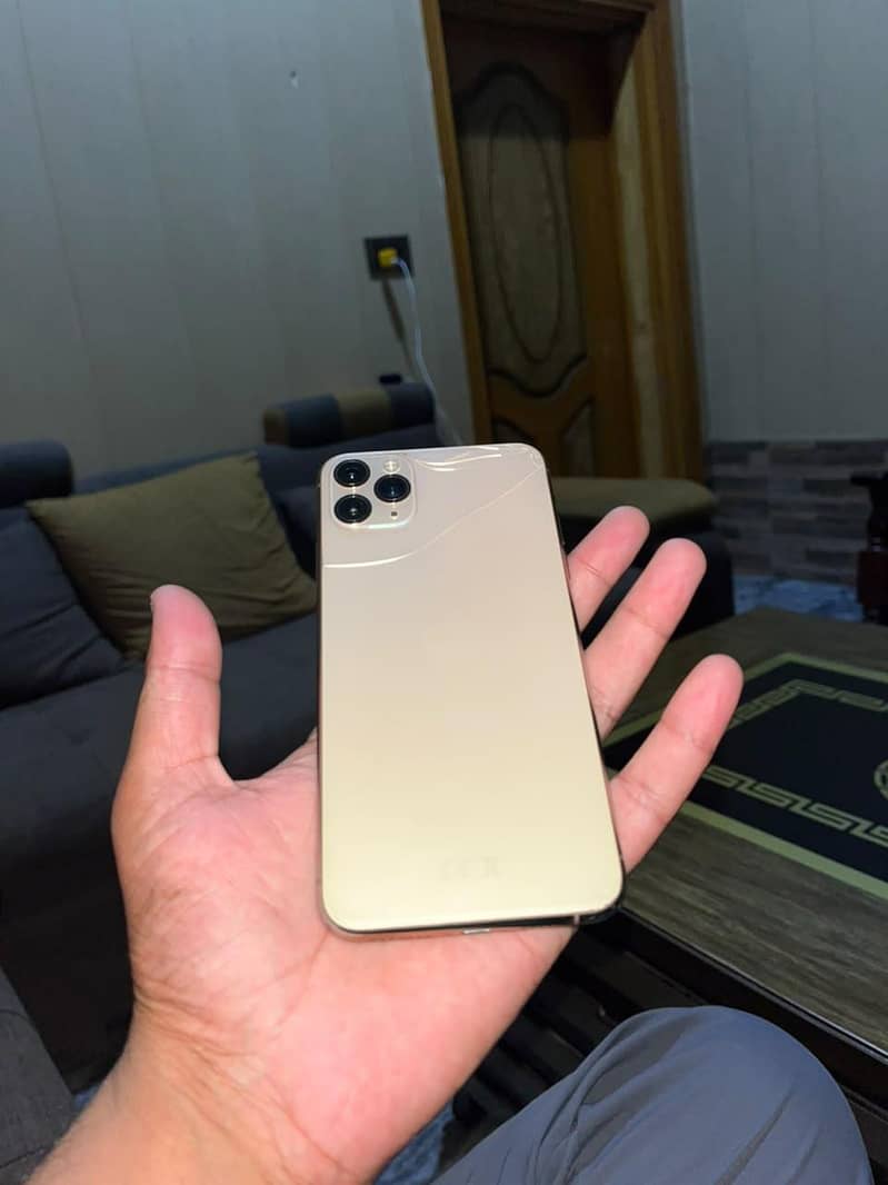 Apple iPhone 11 Pro Max 2