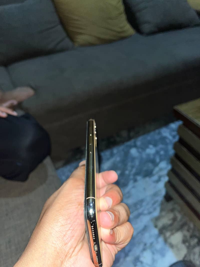 Apple iPhone 11 Pro Max 5