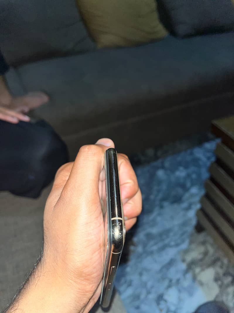 Apple iPhone 11 Pro Max 7