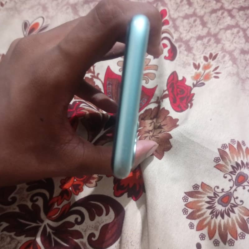 Apple iPhone 11 2
