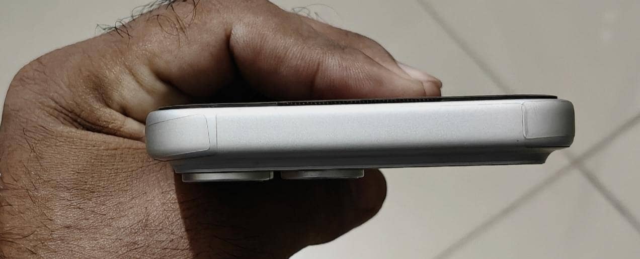 Apple iPhone 17 Pro Max 4
