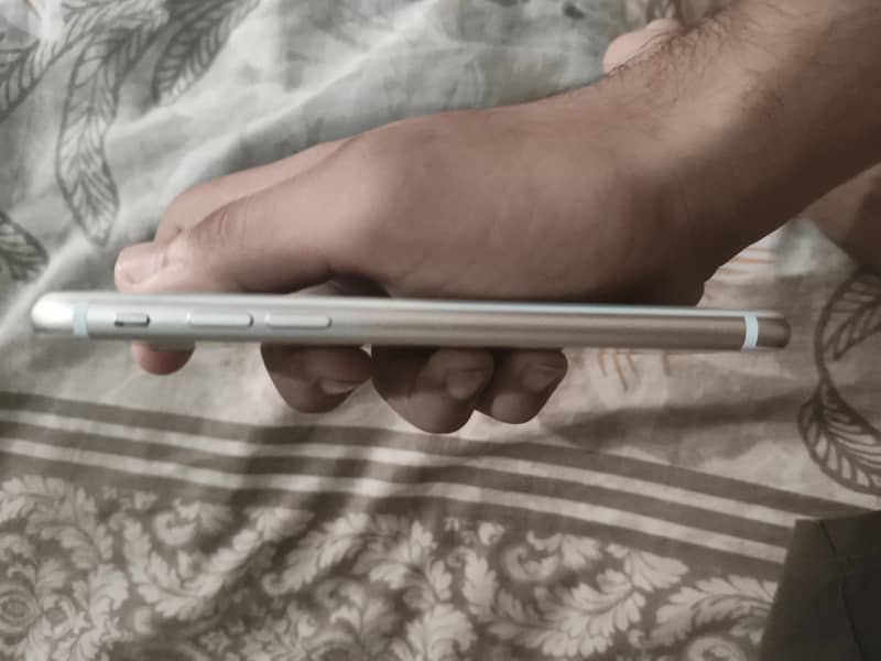 Apple iPhone 7 2