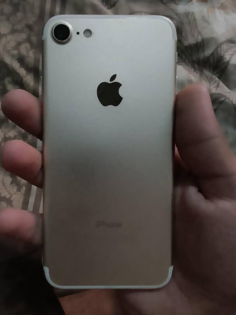 Apple iPhone 7 4