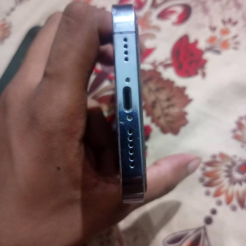Apple iPhone XR 3