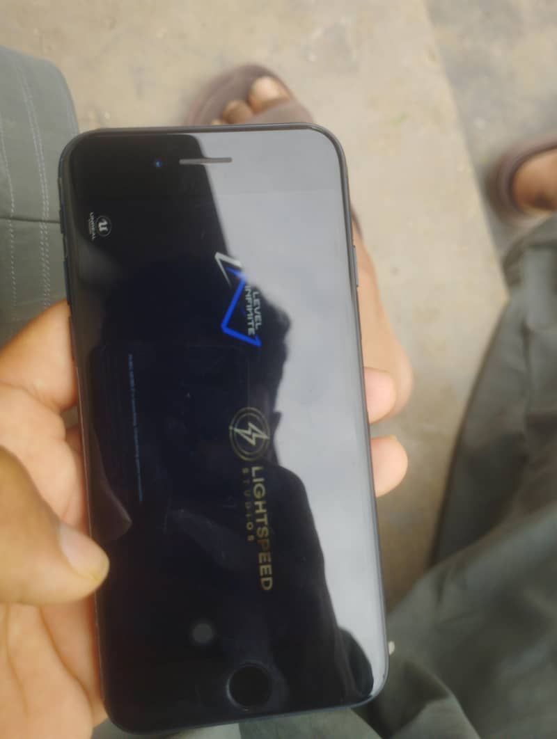 Apple iPhone SE 3