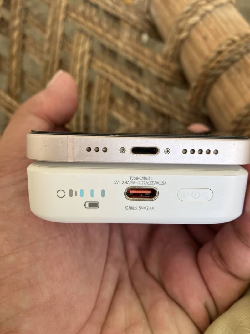 iPhone MagSafe 5