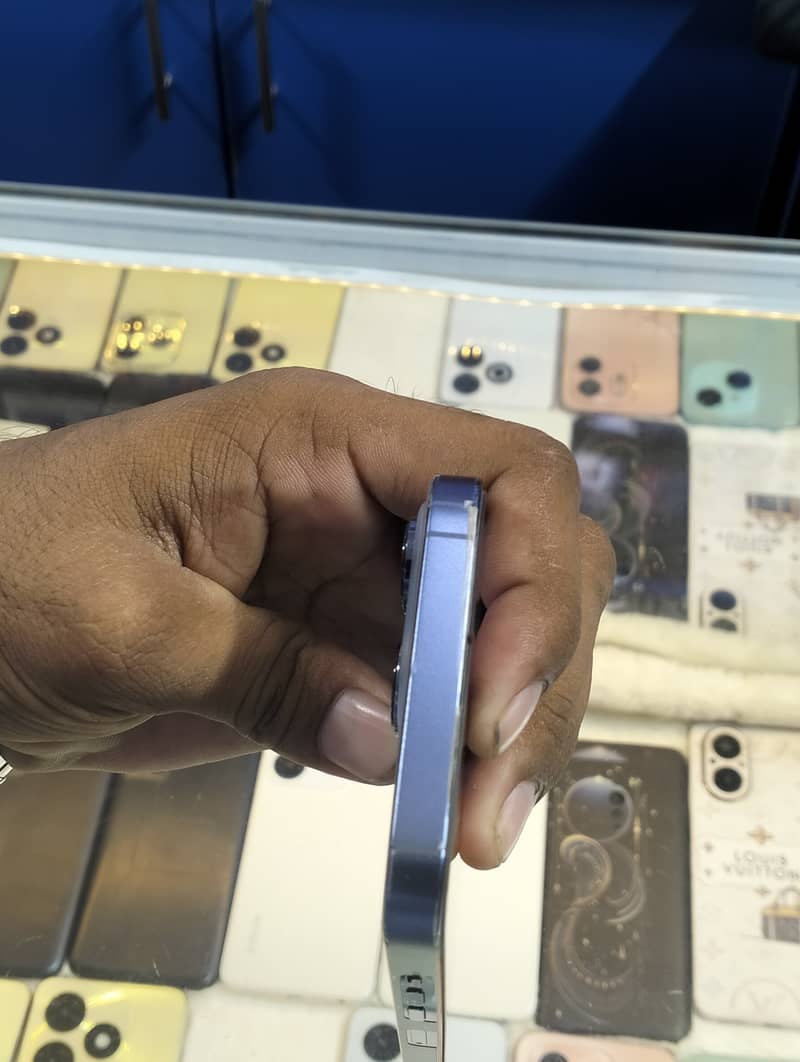 Apple iPhone 13 Pro 1