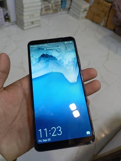 Huawei Mate 10 Pro    6gb . .   128gb