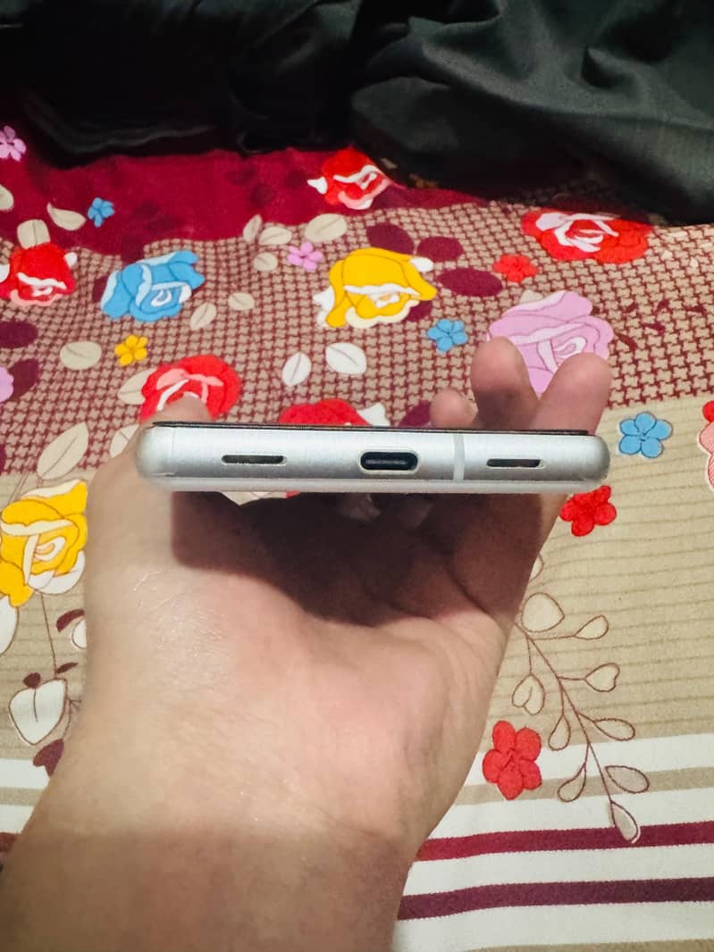 Google Pixel 7a 4