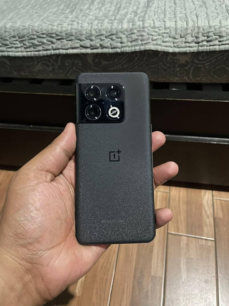 One Plus 10 Pro 1