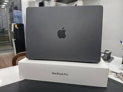 Macbook Pro M5, 14" (16/512) Complete Box