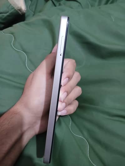 Vivo Y04 4/64 condition almost 10/10