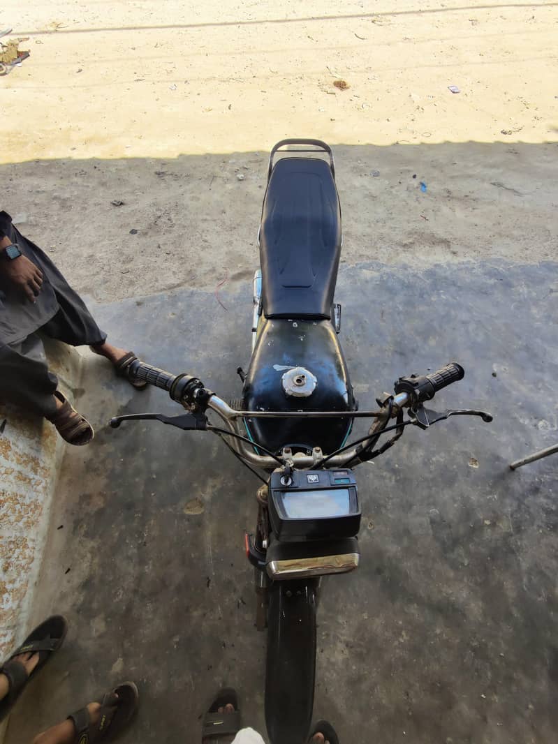 گاڑی کے پیپر بالکل اوکے ہیں انجن میں کوئی کام نہیں ہے 4