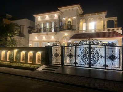 1 KANAL LUXURY VILLA FOR SALE IN BAHRIA TOWN LAHORE