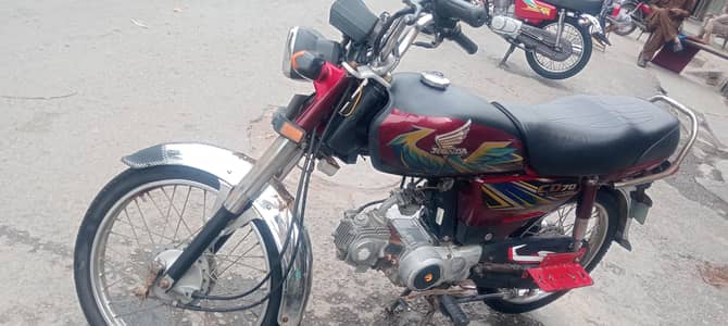 Honda 20/21 condition pic m dakh skty hy