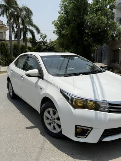 Toyota Corolla Altis Grande 2015
