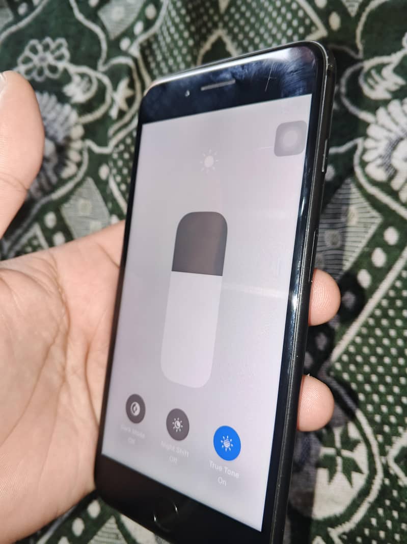 Apple iPhone 8 Plus 2