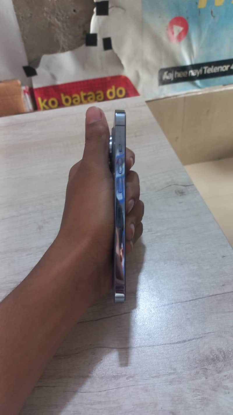 Apple iPhone 13 Pro 4
