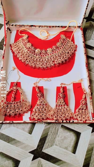 bridal artifical jewelry set mehroon golden-cinplete heavy set