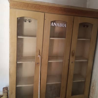 Wooden Showcase for sale 10/10 Condition
