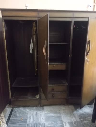 3 door wardrobe