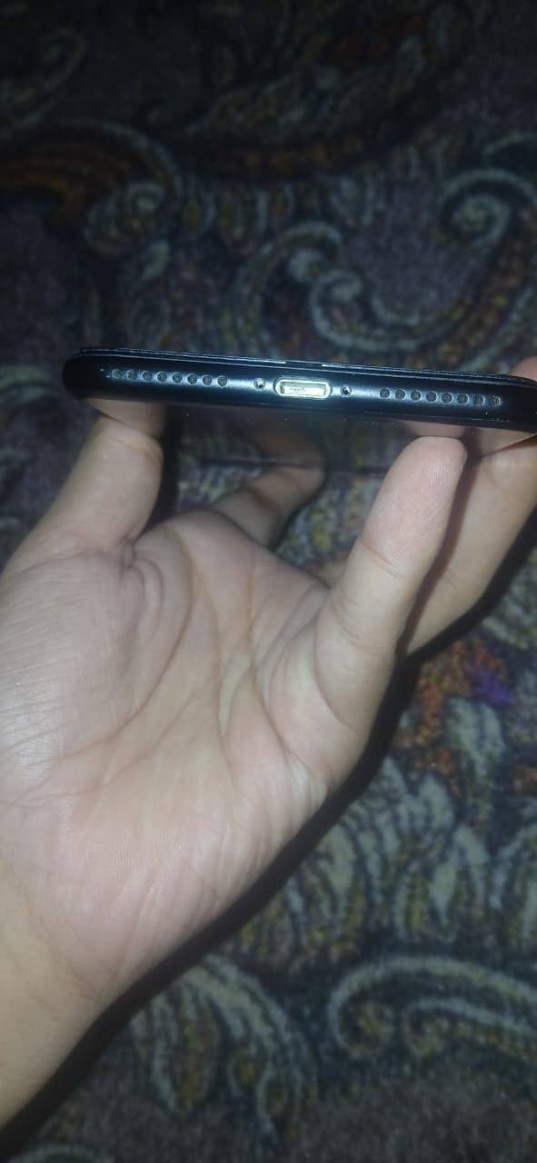 Apple iPhone 7 Plus 2