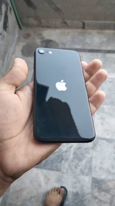 Apple iPhone SE