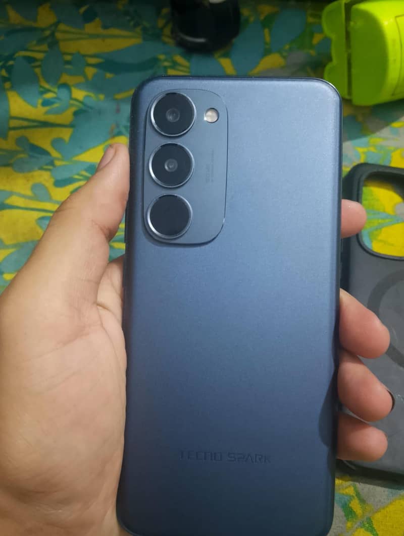 Tecno Spark 40 pro plus 5